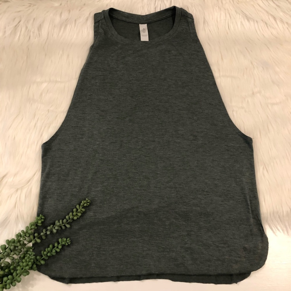 Icyzone Tank Top | Size Medium